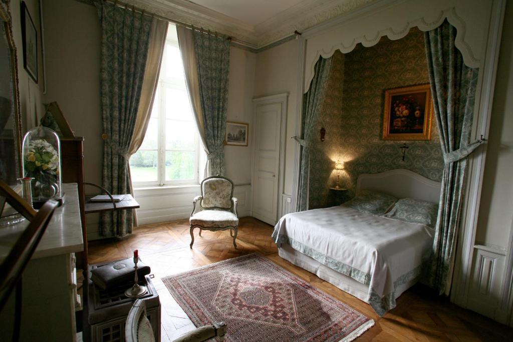 Chateau De Beaujeu Sens-Beaujeu Rum bild