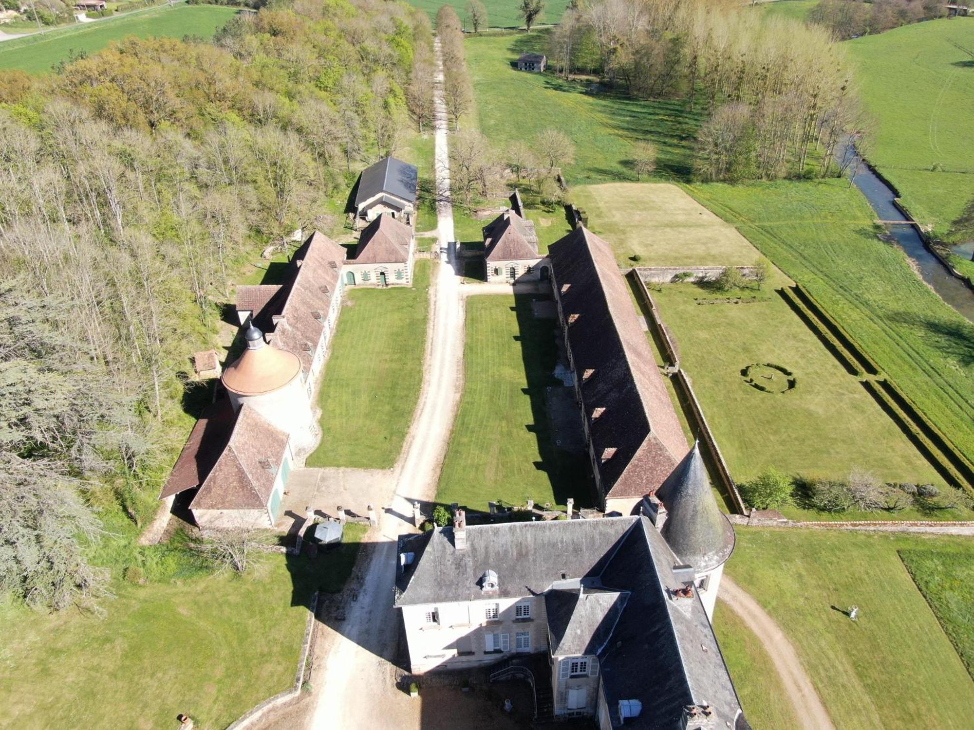 Chateau De Beaujeu Sens-Beaujeu Exteriör bild